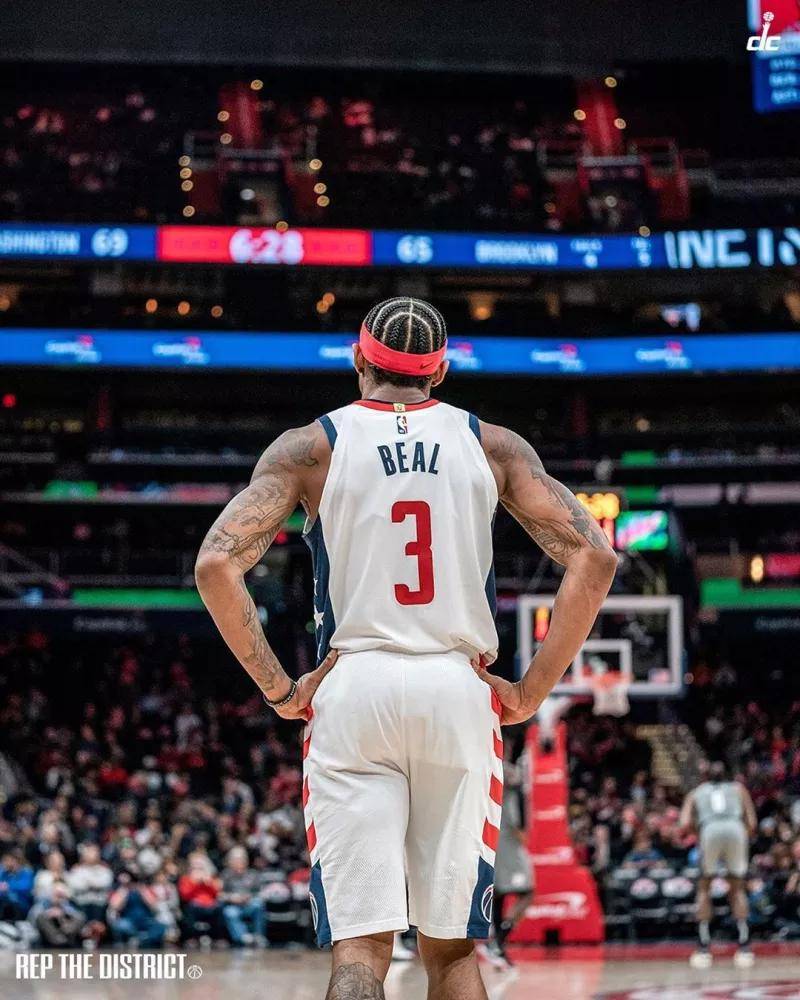 包含刚刚！风云突变印第安纳步行者今晚更衣室发声里程碑夜尼斯临场应变，华盛顿奇才围绕法国杯手感冰凉的词条