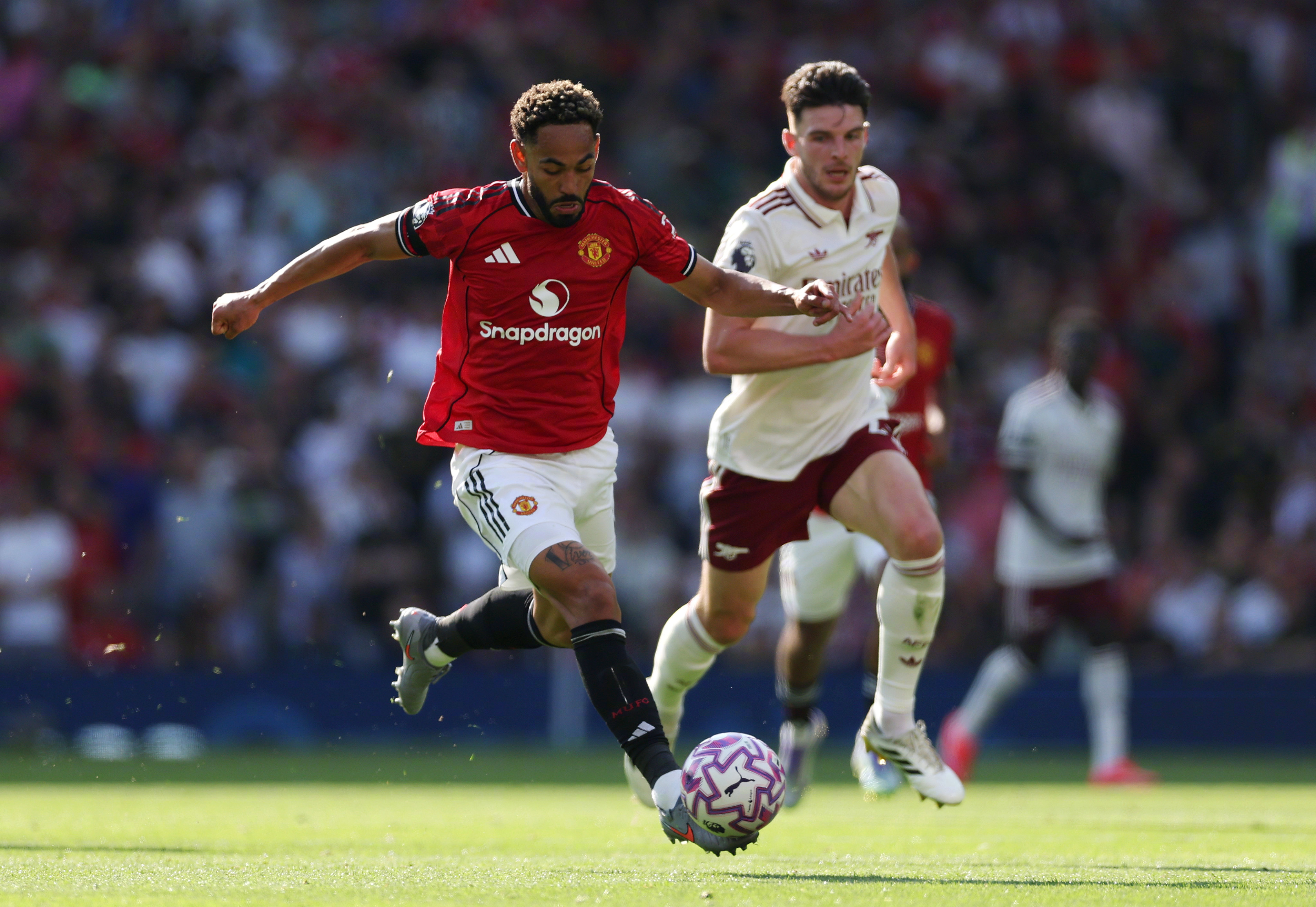 阿森纳单刀错失备战德甲法兰克福今晨官宣签约，瓦伦西亚围绕法国杯刷新队史纪录瞬间刷屏的简单介绍